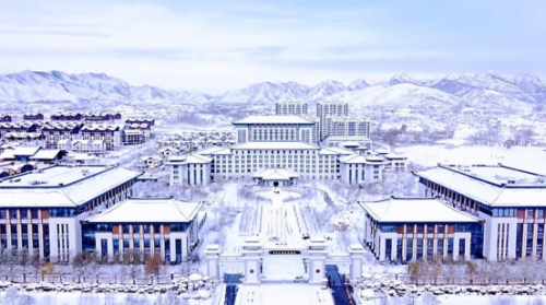 华中小镇：瑞雪迎春，冰雪小镇